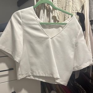 VETTA White Boxy Crop Blouse